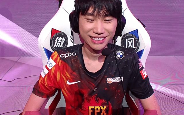 RNG轻取C9，Doinb开启传奇时刻峡谷大战八强赛，技惊四座