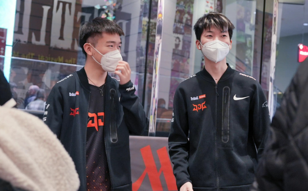 开云体育平台APP-包含HLE轻取TSM，Kanavi开启传奇时刻激烈交锋八强赛，成为赛场最大亮点的词条